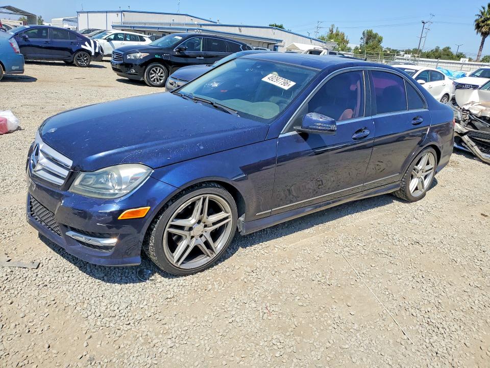 Продажа на аукционе авто 2013 Mercedes-benz C, vin: WDDGF4HB4DA854764, номер лота: 49297796