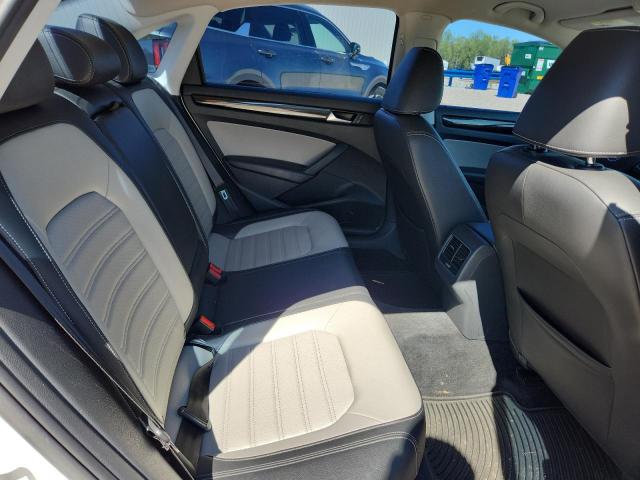 49013146 :رقم المزاد ، 1VWBT7A39FC090125 vin ، 2015 Volkswagen Passat مزاد بيع