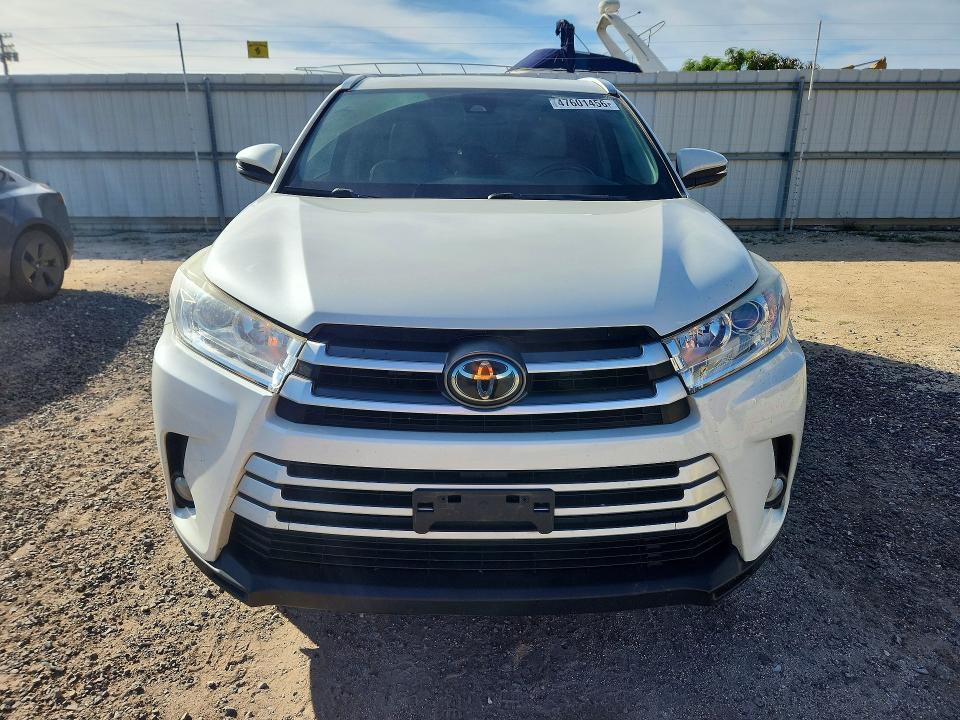 Auction sale of the 2017 Toyota Highlander, vin: 5TDKZRFH0HS517839, lot number: 47601456