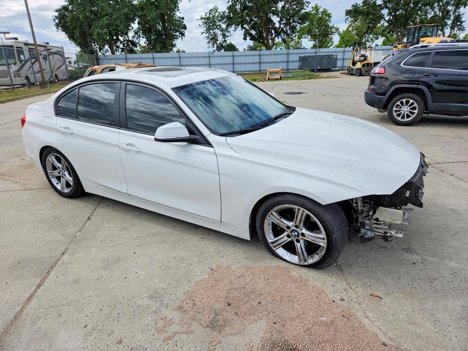 50653456 :رقم المزاد ، WBA3C1C54EK115436 vin ، 2014 Bmw 328 مزاد بيع