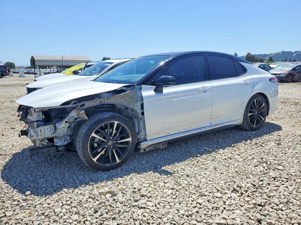 Продаж на аукціоні авто 2018 Toyota Camry, vin: 4T1B61HK8JU106253, номер лоту: 51899866