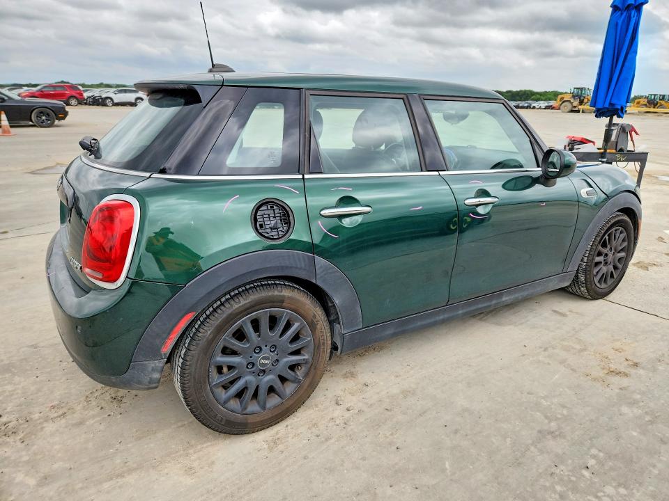51168606 :رقم المزاد ، WMWXU1C52G2E16615 vin ، 2016 Mini Cooper مزاد بيع