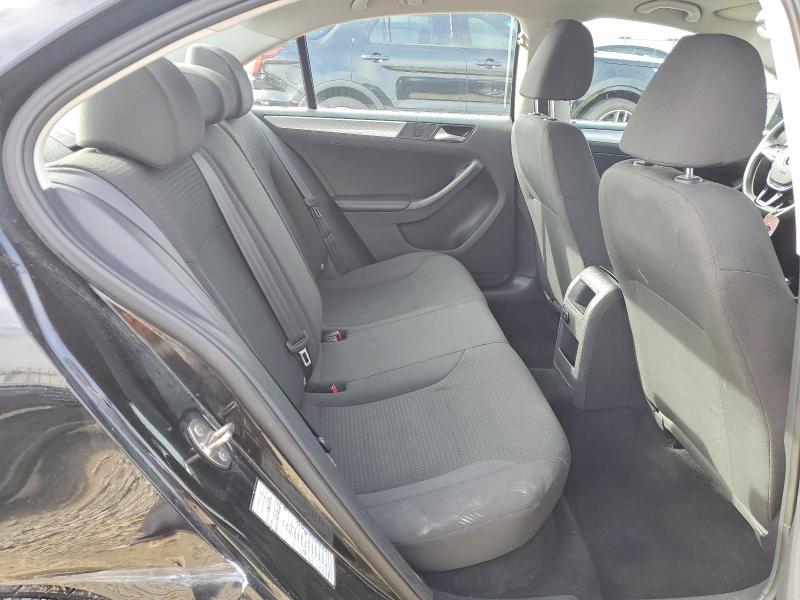 49562156 :رقم المزاد ، 3VWD17AJXFM355453 vin ، 2015 Volkswagen Jetta مزاد بيع
