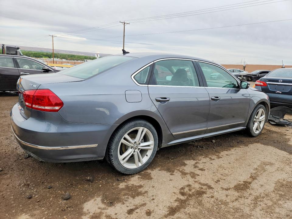 49500916 :رقم المزاد ، 1VWCN7A37EC048260 vin ، 2014 Volkswagen Passat مزاد بيع