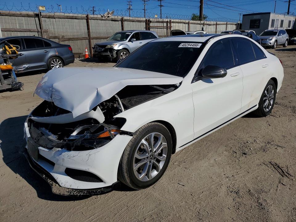 48294466 :رقم المزاد ، 55SWF4JB1JU272963 vin ، 2018 Mercedes-benz C مزاد بيع