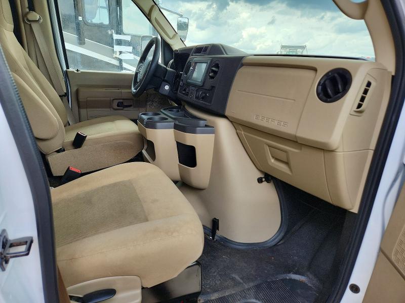 47015136 :رقم المزاد ، 1FDWE3FN6MDC24433 vin ، 2021 Ford Econoline مزاد بيع