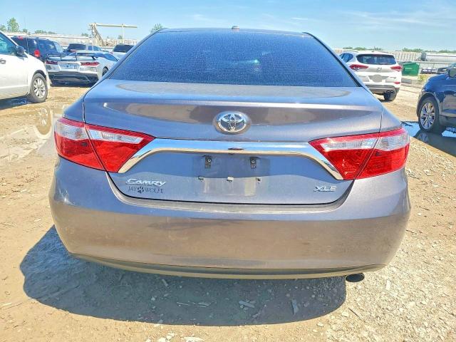 51431506 :رقم المزاد ، 4T1BF1FK2FU915757 vin ، 2015 Toyota Camry مزاد بيع