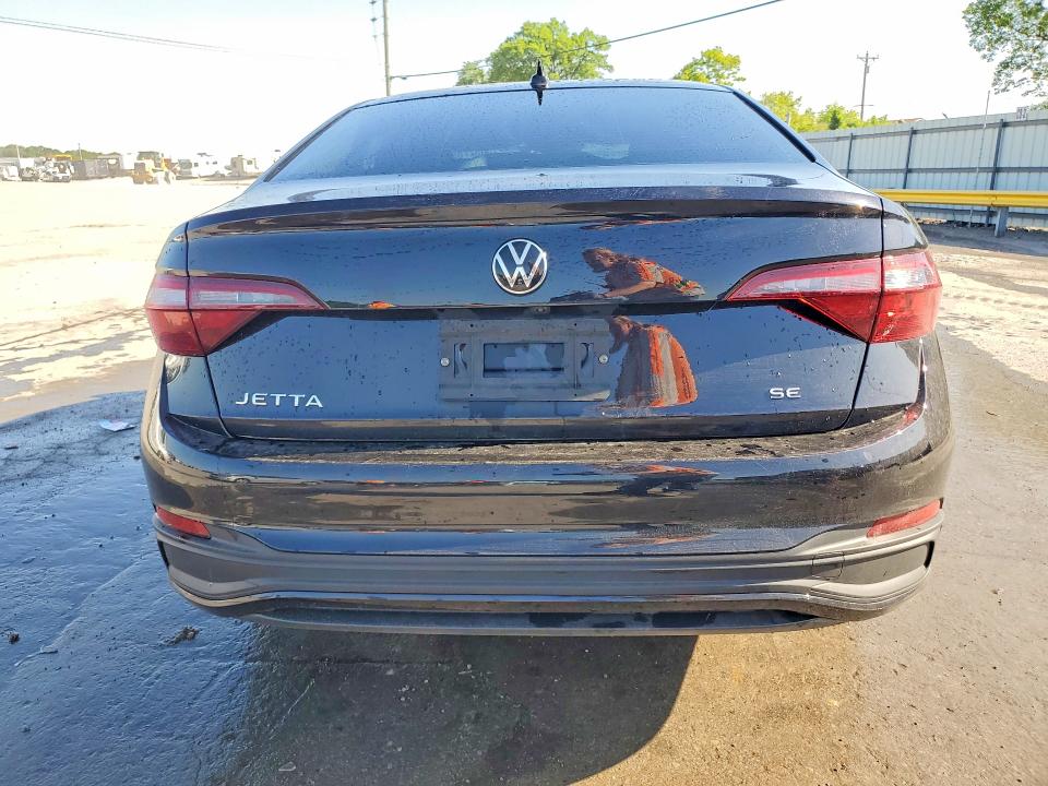 50527896 :رقم المزاد ، 3VWEM7BU4PM042310 vin ، 2023 Volkswagen Jetta مزاد بيع