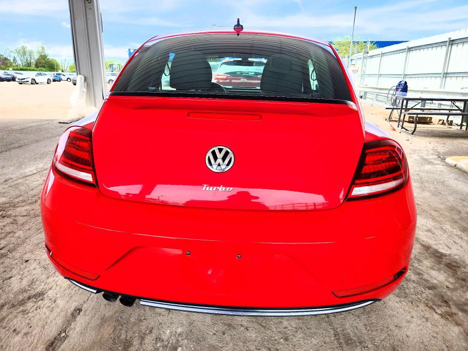 Продаж на аукціоні авто 2018 Volkswagen Beetle, vin: 3VWFD7AT5JM705338, номер лоту: 50137606