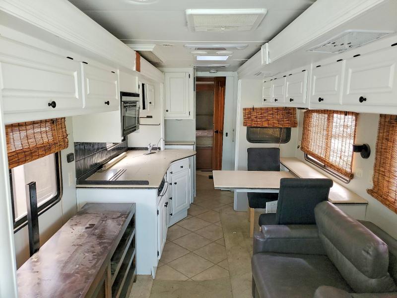 46512446 :رقم المزاد ، 1RF43454X62040510 vin ، 2006 Roadmaster Trailer مزاد بيع