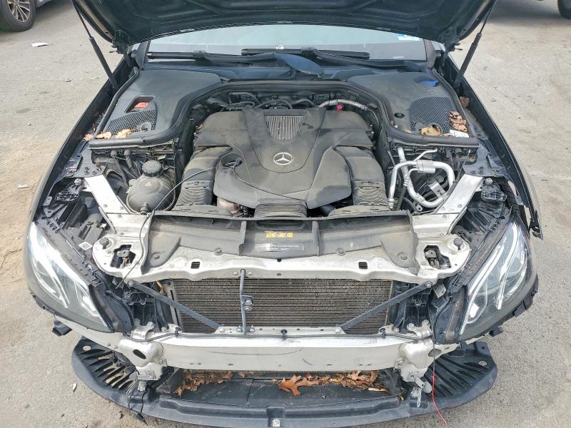51960306 :رقم المزاد ، WDD1J6GB6JF018745 vin ، 2018 Mercedes-benz E مزاد بيع