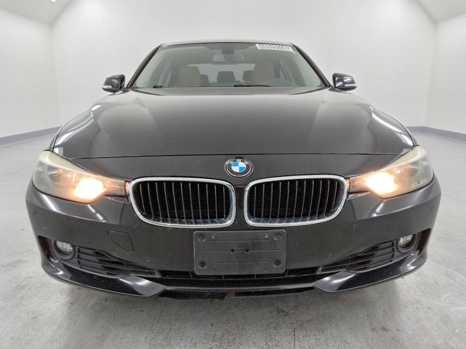48609556 :رقم المزاد ، WBA3C1C53FP116842 vin ، 2015 Bmw 328 مزاد بيع
