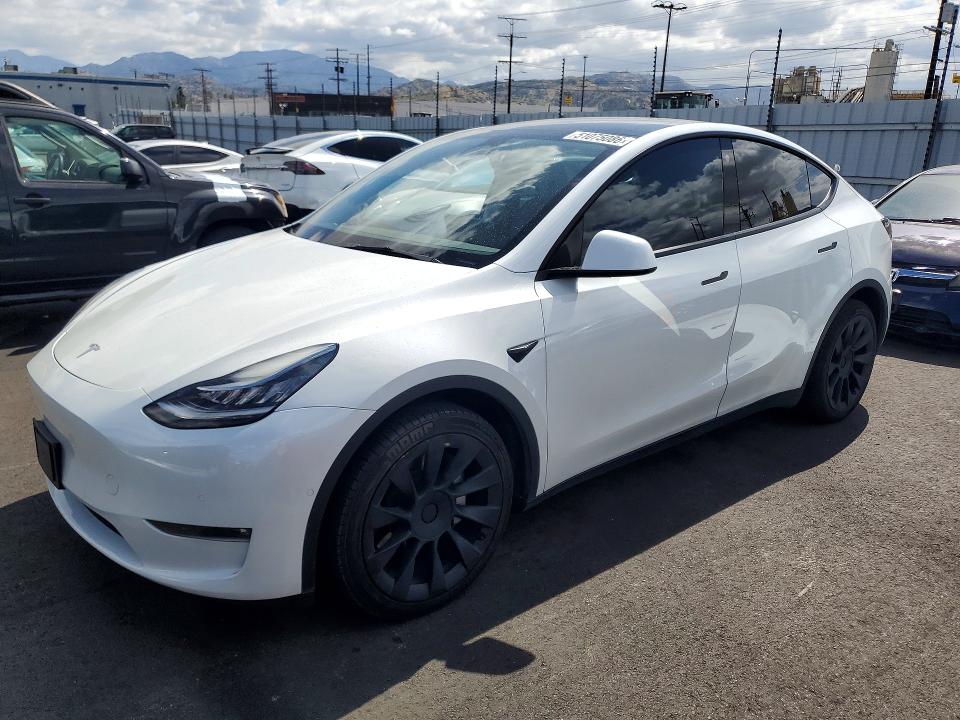 51075086 :رقم المزاد ، 7SAYGDEE2NF495078 vin ، 2022 Tesla Model Y مزاد بيع