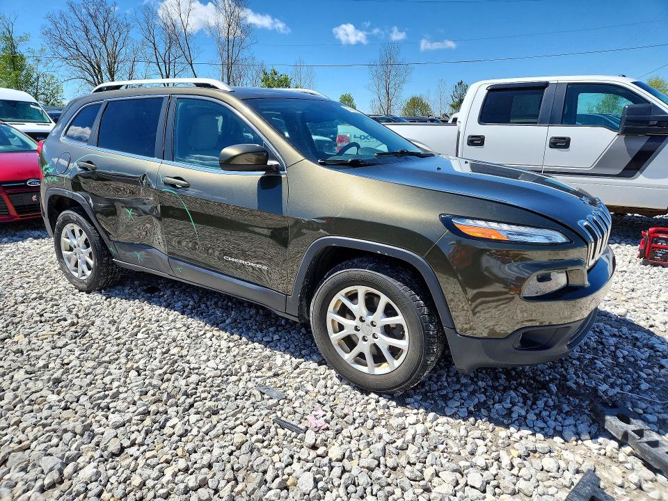 51486656 :رقم المزاد ، 1C4PJMCS7FW538605 vin ، 2015 Jeep Cherokee مزاد بيع