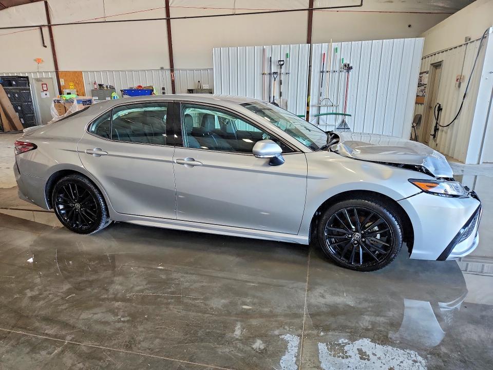 48666976 :رقم المزاد ، 4T1K61AK3RU225656 vin ، 2024 Toyota Camry مزاد بيع