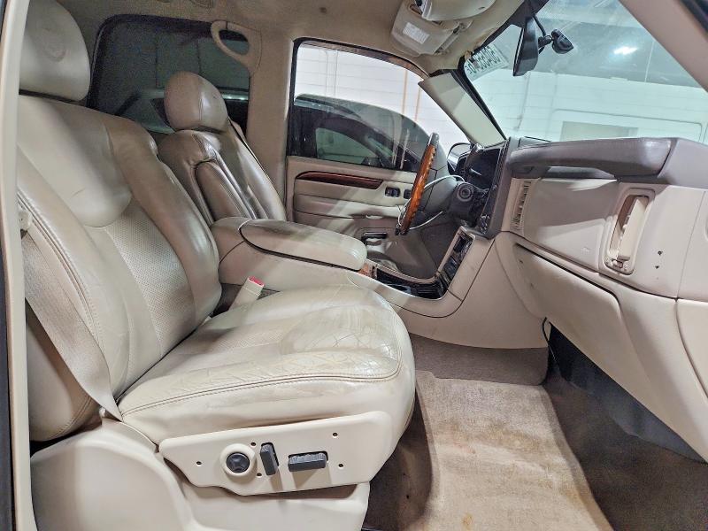50455546 :رقم المزاد ، 1GYEK63N34R153686 vin ، 2004 Cadillac Escalade مزاد بيع