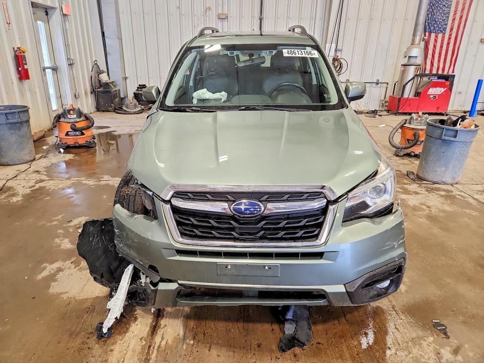 48613166 :رقم المزاد ، JF2SJAWC9HH424207 vin ، 2017 Subaru Forester مزاد بيع