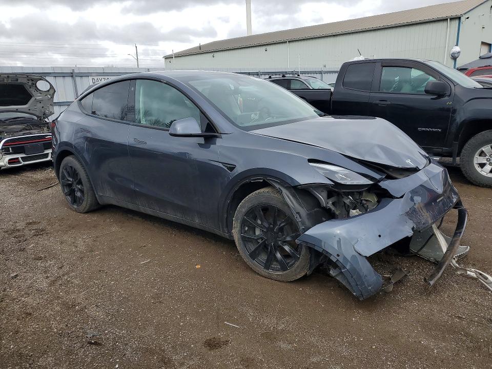 47206216 :رقم المزاد ، 7SAYGAEE1NF548626 vin ، 2022 Tesla Model Y مزاد بيع