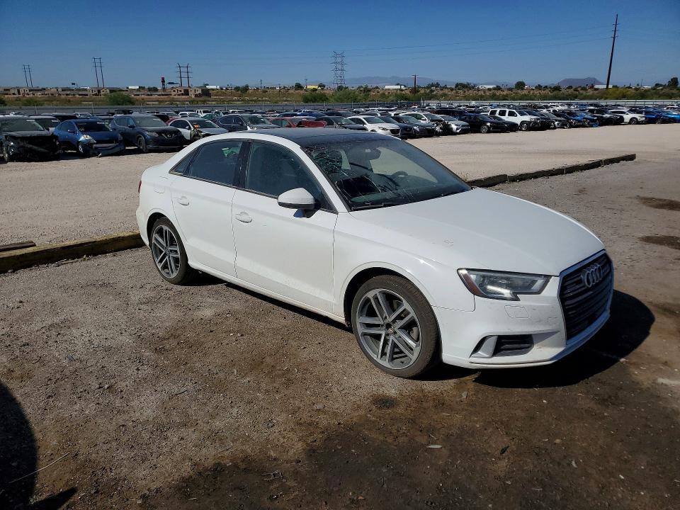 Продаж на аукціоні авто 2018 Audi A3, vin: WAUB8GFF5J1064243, номер лоту: 49149506