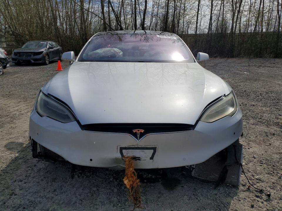 48876756 :رقم المزاد ، 5YJSA1E27JF254751 vin ، 2018 Tesla Model S مزاد بيع