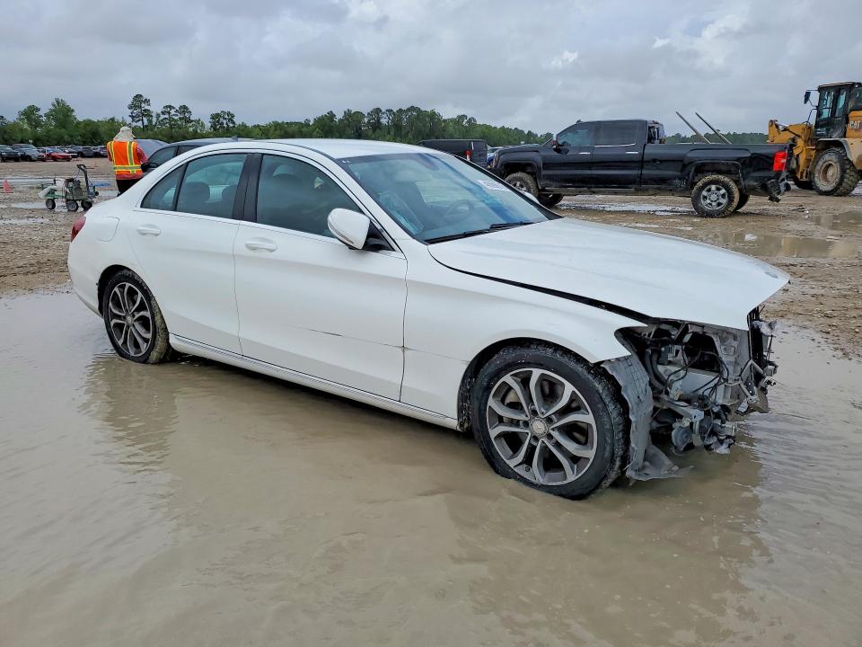 46998016 :رقم المزاد ، 55SWF4JB2FU085688 vin ، 2015 Mercedes-benz C مزاد بيع