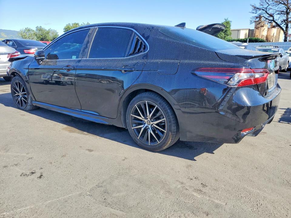 48813476 :رقم المزاد ، 4T1G11AK8NU654791 vin ، 2022 Toyota Camry مزاد بيع