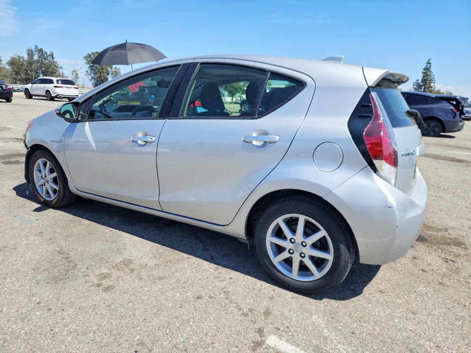 50509976 :رقم المزاد ، JTDKDTB35F1094658 vin ، 2015 Toyota Prius C مزاد بيع
