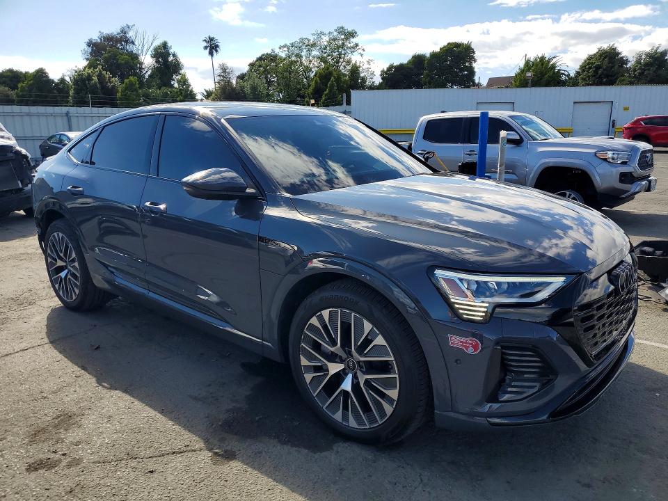 2024 Audi Q8 E-tron მანქანა იყიდება აუქციონზე, vin: WA1CAAGE6RB035171, აუქციონის ნომერი: 49744076