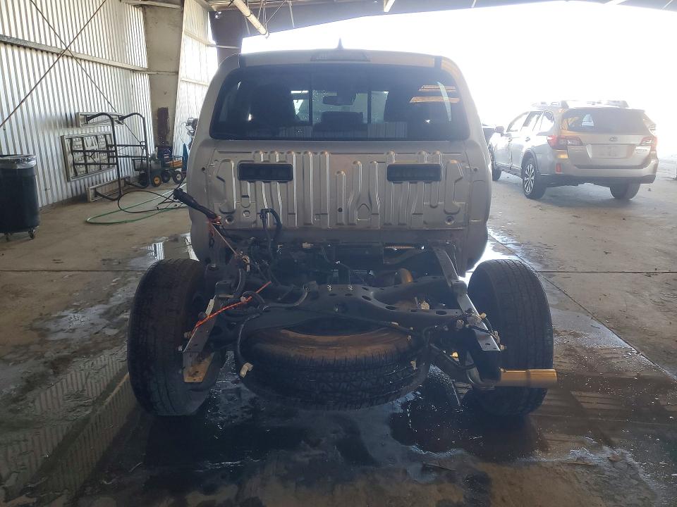 50150276 :رقم المزاد ، 5TFAZ5CN3JX066758 vin ، 2018 Toyota Tacoma مزاد بيع