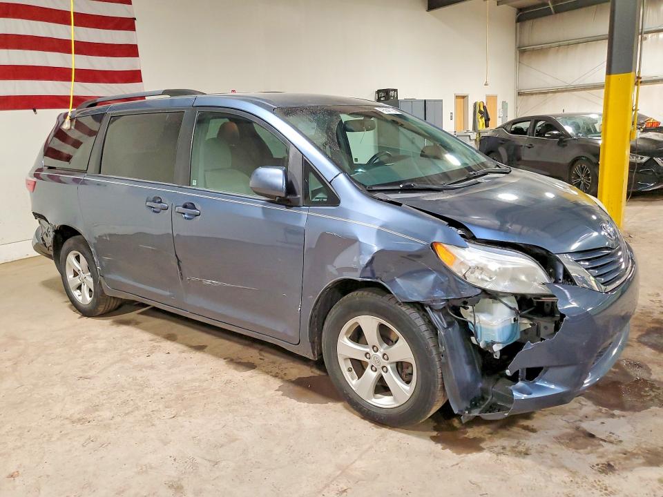 Продаж на аукціоні авто 2017 Toyota Sienna, vin: 5TDKZ3DC2HS834266, номер лоту: 49564116