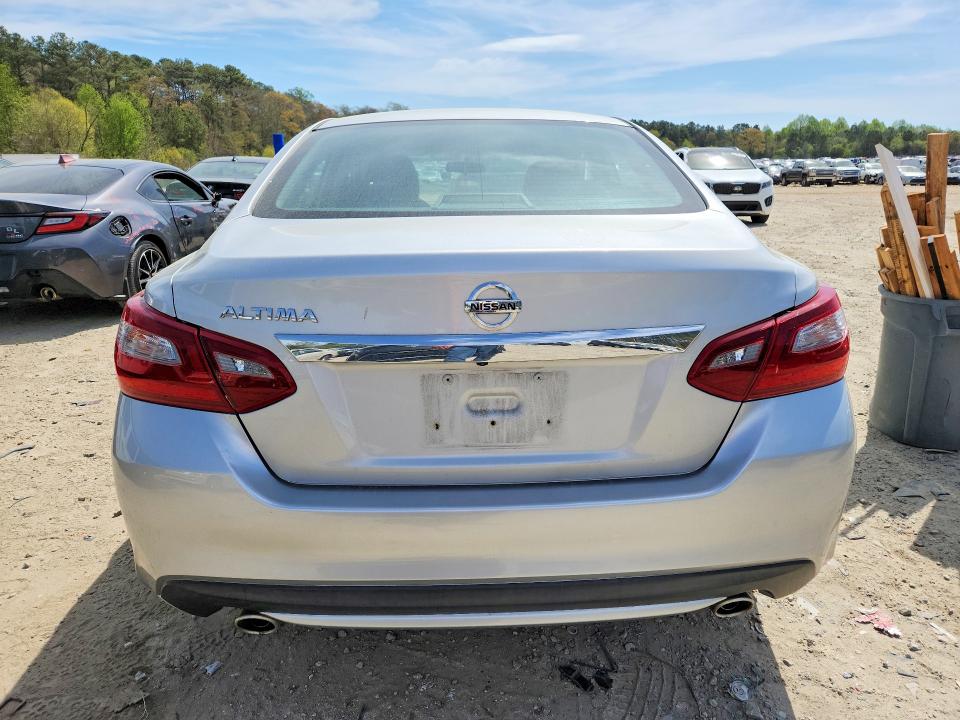 2018 Nissan Altima მანქანა იყიდება აუქციონზე, vin: 1N4AL3AP4JC136243, აუქციონის ნომერი: 49625316