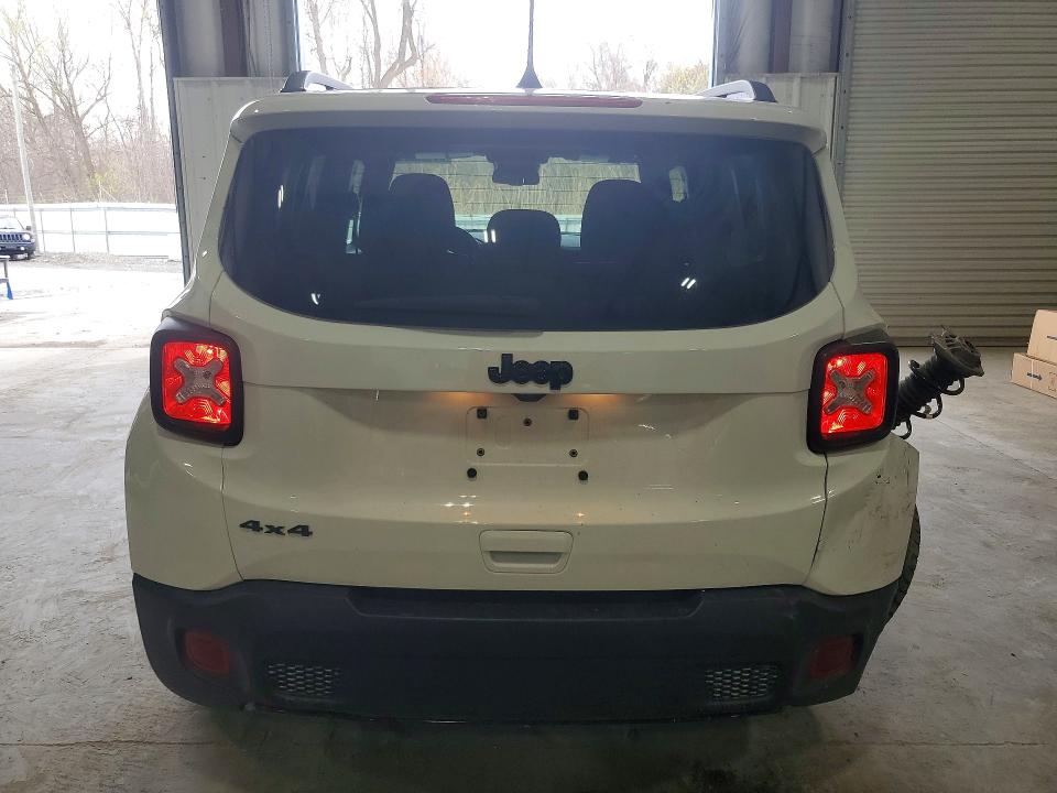 50126076 :رقم المزاد ، ZACNJDE18NPN81807 vin ، 2022 Jeep Renegade مزاد بيع