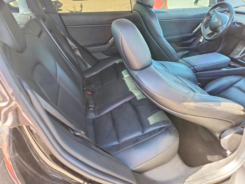 48835856 :رقم المزاد ، 5YJ3E1EAXJF057783 vin ، 2018 Tesla Model 3 مزاد بيع