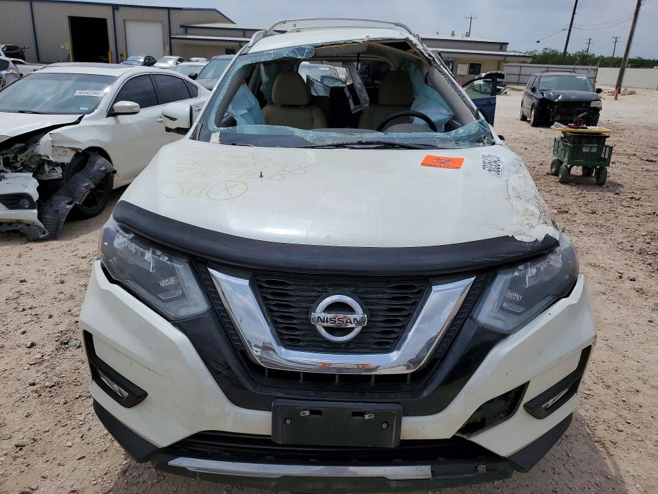 2017 Nissan Rogue მანქანა იყიდება აუქციონზე, vin: 5N1AT2MM1HC776468, აუქციონის ნომერი: 51099926