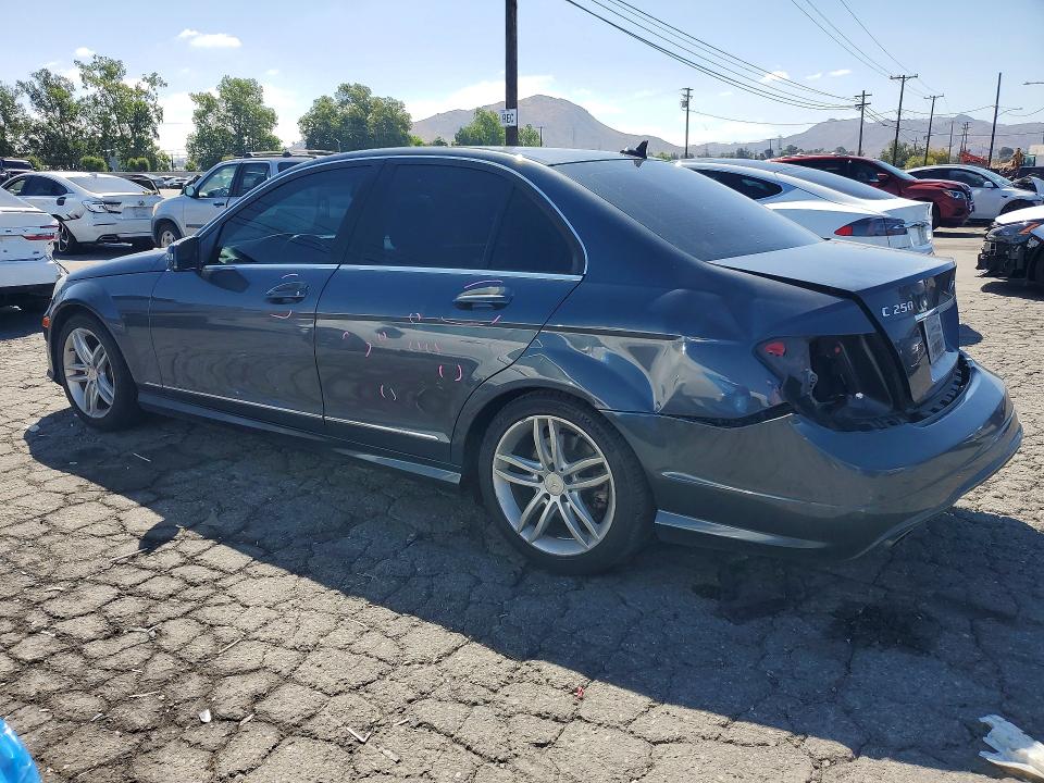 Продажа на аукционе авто 2013 Mercedes-benz C, vin: WDDGF4HB8DA828409, номер лота: 49638206