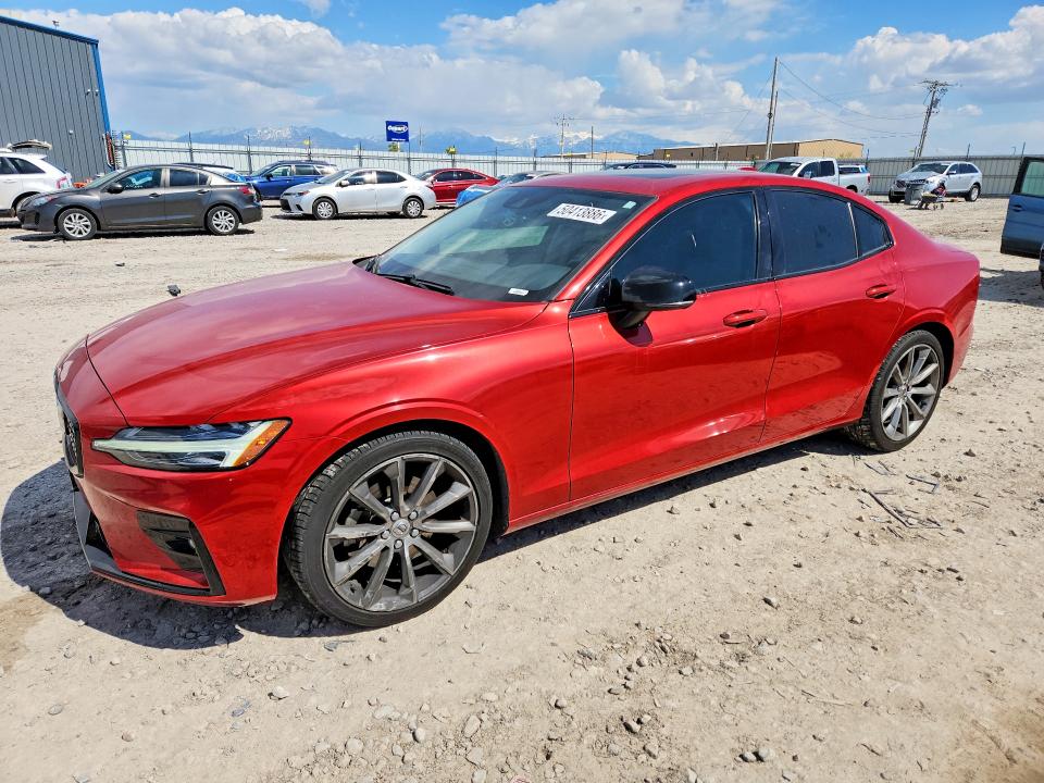 50413886 :رقم المزاد ، 7JR102TZ5MG103620 vin ، 2021 Volvo S60 مزاد بيع
