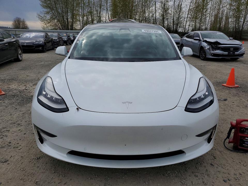 49037306 :رقم المزاد ، 5YJ3E1EB5KF390211 vin ، 2019 Tesla Model 3 مزاد بيع