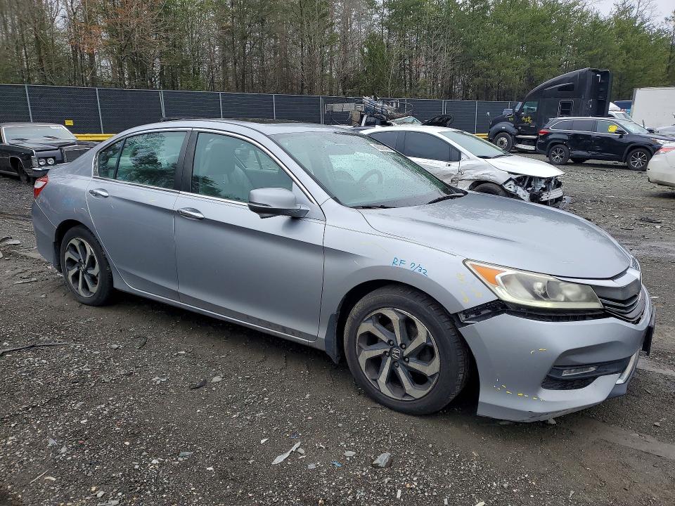 Продажа на аукционе авто 2017 Honda Accord, vin: 1HGCR2F70HA032070, номер лота: 48309426