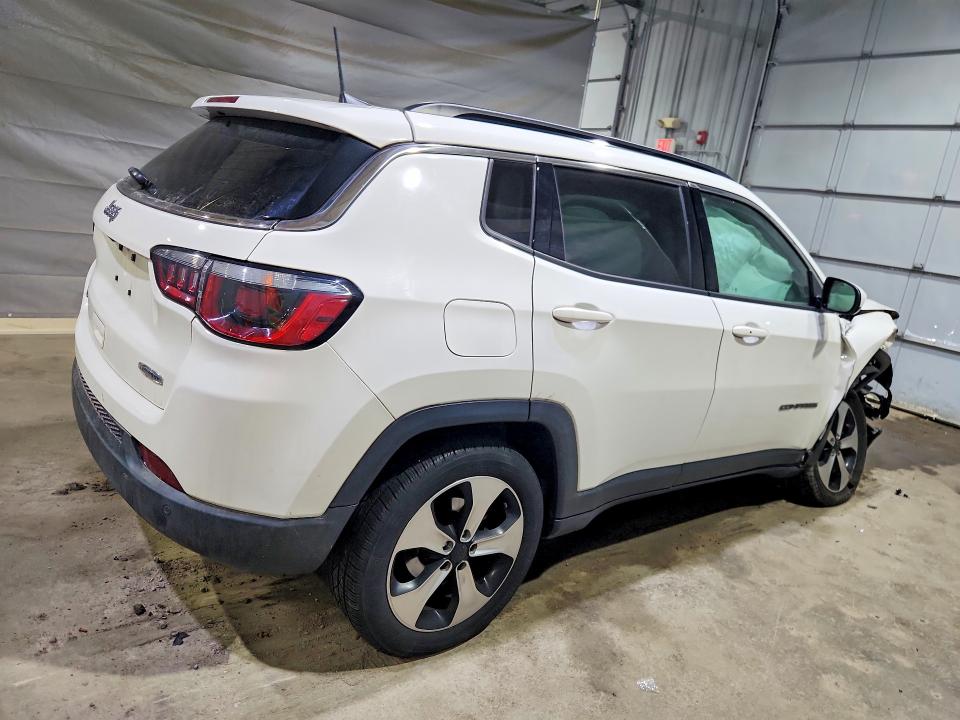 49640436 :رقم المزاد ، 3C4NJDBB3KT637978 vin ، 2019 Jeep Compass مزاد بيع