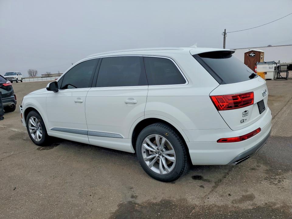 Продажа на аукционе авто 2018 Audi Q7, vin: WA1LAAF71JD037261, номер лота: 49672256