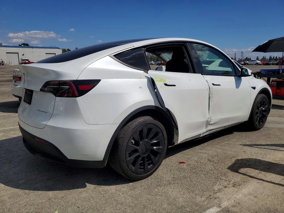 Продаж на аукціоні авто 2024 Tesla Model Y, vin: 7SAYGDEE7RA266740, номер лоту: 47302246