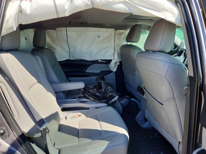 Продажа на аукционе авто 2019 Toyota Highlander, vin: 5TDDZRFH8KS992848, номер лота: 51879526