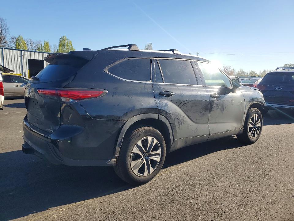 48463326 :رقم المزاد ، 5TDHZRBHXNS230066 vin ، 2022 Toyota Highlander مزاد بيع