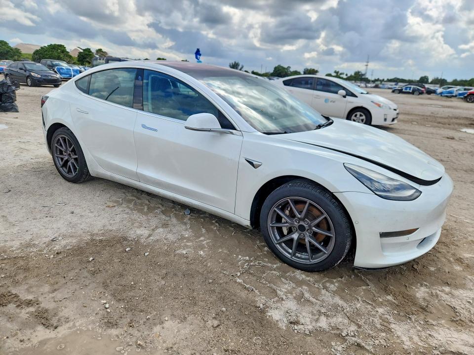 Продаж на аукціоні авто 2018 Tesla Model 3, vin: 5YJ3E1EA4JF019658, номер лоту: 51320076