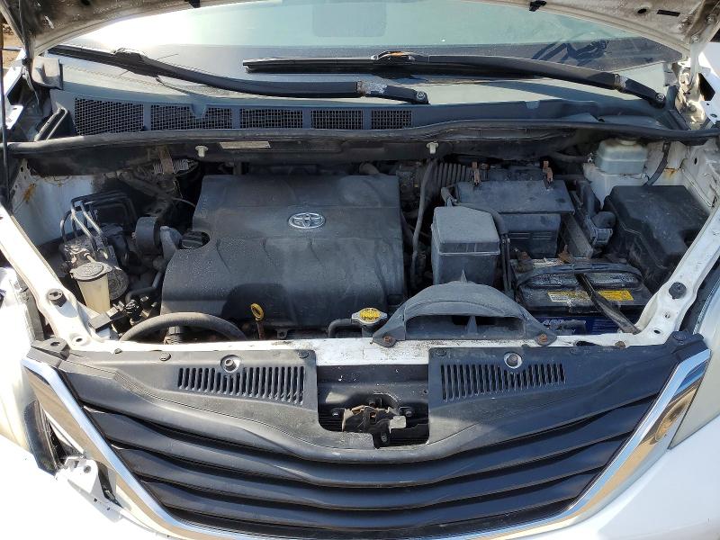 50826656 :رقم المزاد ، 5TDKK3DC9BS141481 vin ، 2011 Toyota Sienna مزاد بيع