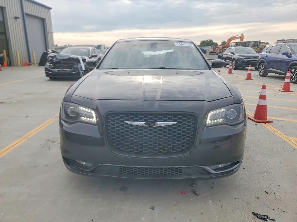 Продаж на аукціоні авто 2017 Chrysler 300, vin: 2C3CCABG0HH630844, номер лоту: 51445236