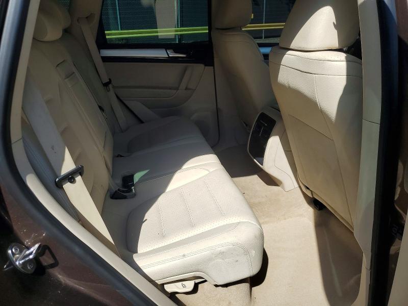 50592506 :رقم المزاد ، WVGEF9BP3ED001206 vin ، 2014 Volkswagen Touareg مزاد بيع