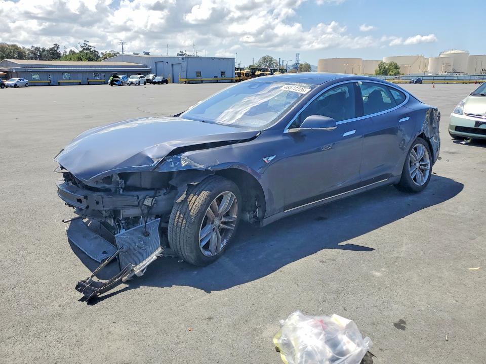 Продажа на аукционе авто 2015 Tesla Model S, vin: 5YJSA1E11FF118811, номер лота: 48548226