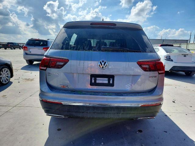 49367516 :رقم المزاد ، 3VV2B7AX0LM005449 vin ، 2020 Volkswagen Tiguan مزاد بيع