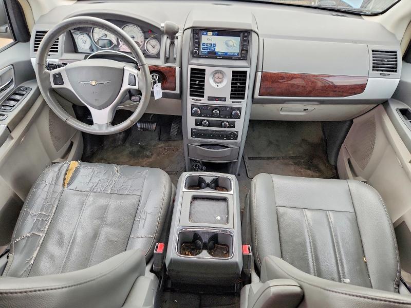 50670986 :رقم المزاد ، 2A4RR5DX6AR253939 vin ، 2010 Chrysler Town & Country مزاد بيع